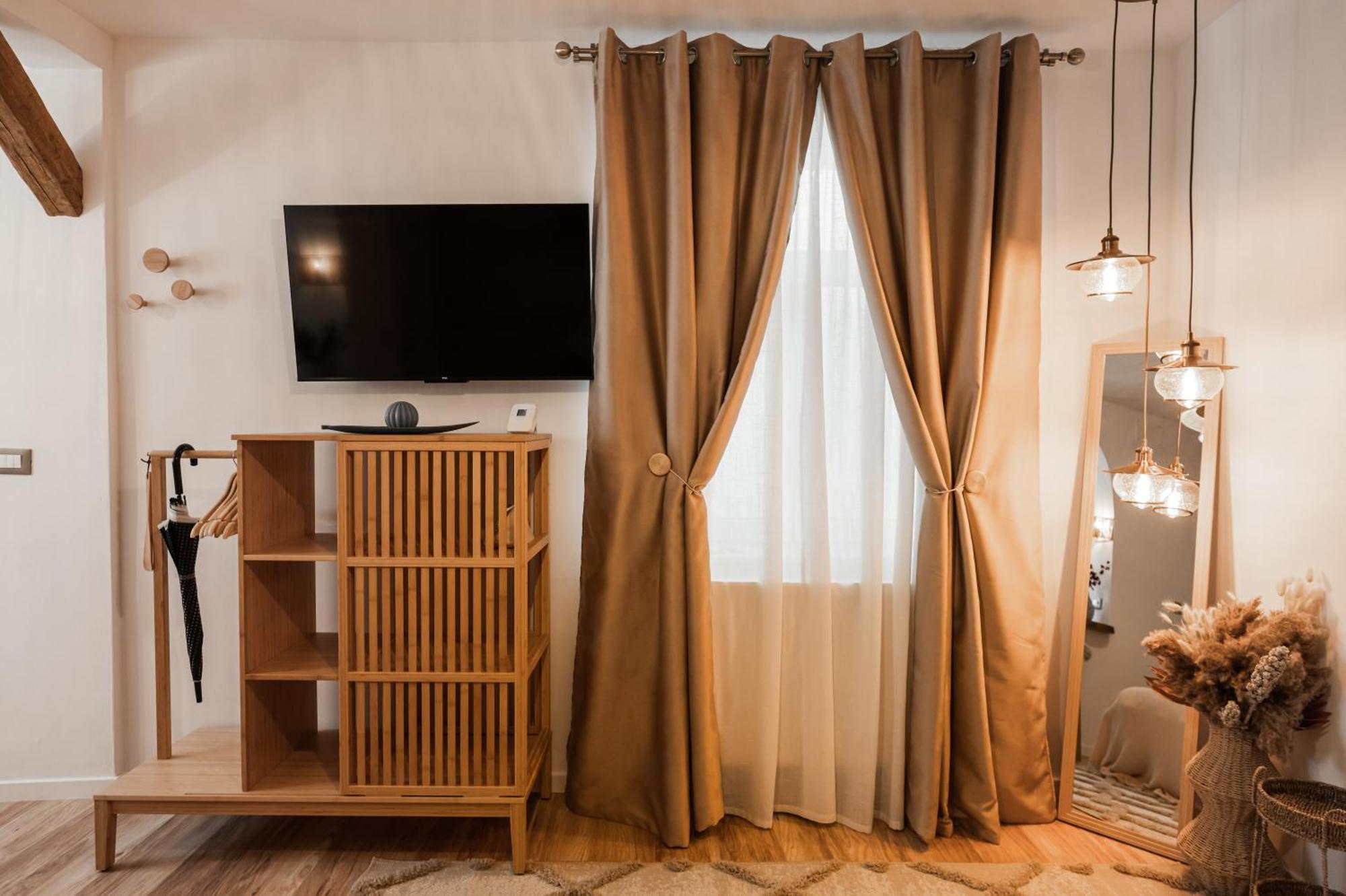 Harmonee - Central Retreat Braşov Buitenkant foto