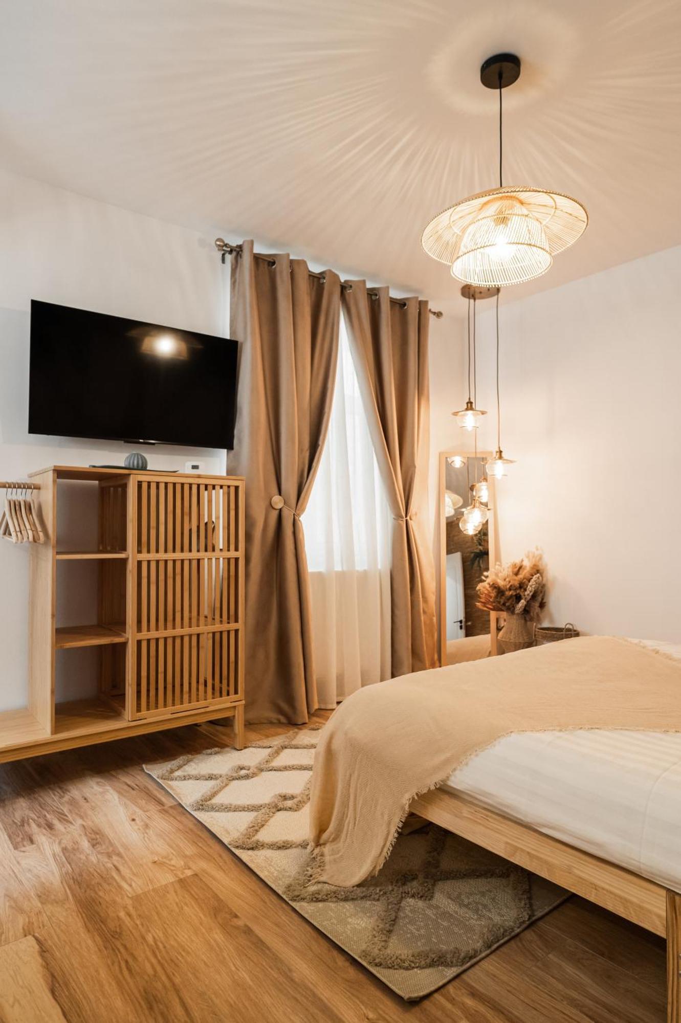 Harmonee - Central Retreat Braşov Buitenkant foto